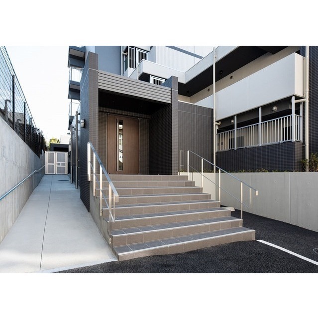 13/23 エントランス