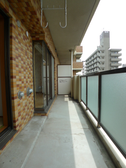 19/26 バルコニー