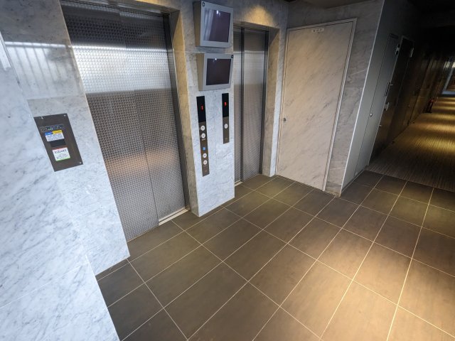 20/27 エントランス