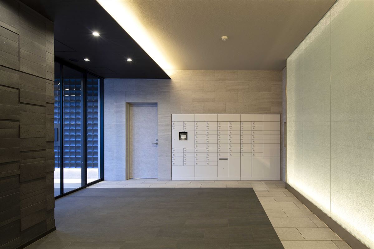 22/27 エントランス