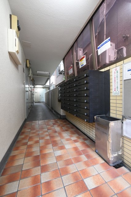 19/19 エントランス