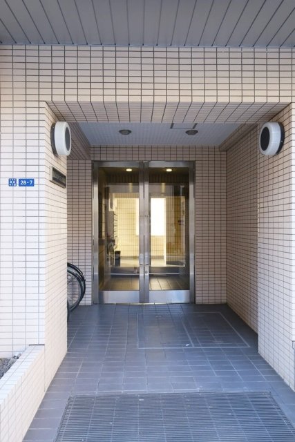 21/22 エントランス