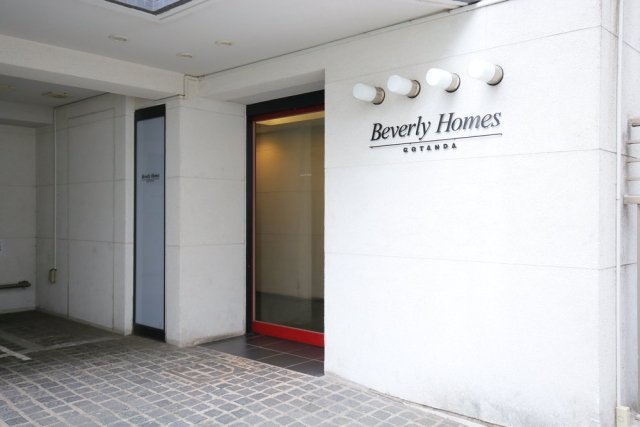 27/30 エントランス