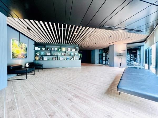 13/23 エントランス