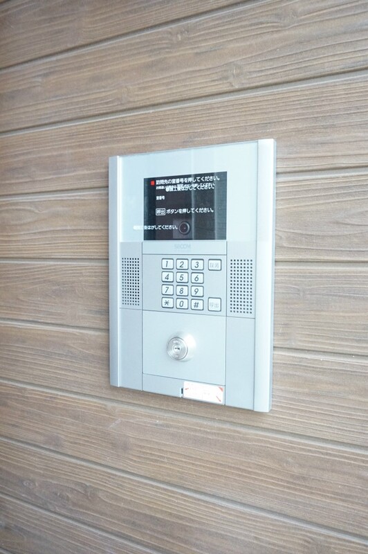 23/30 エントランス