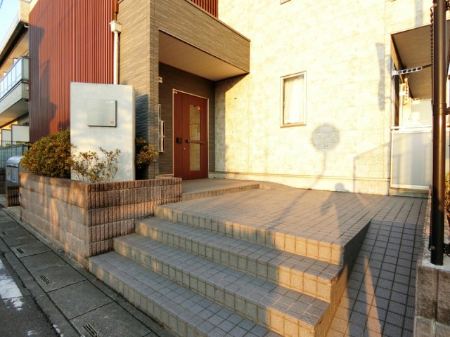 20/29 エントランス