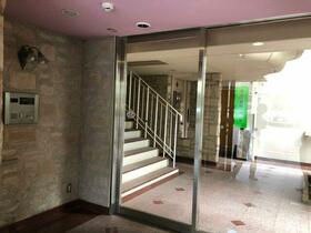 16/16 エントランス