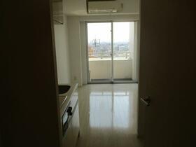 16/16 エントランス