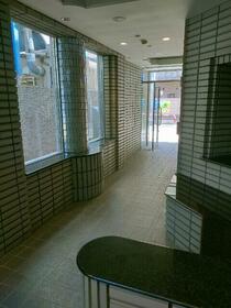 13/14 エントランス