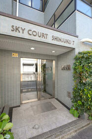 16/16 エントランス