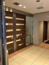 13/14 エントランス