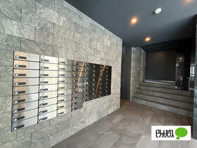 16/16 エントランス