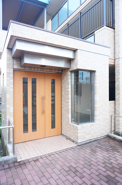 24/26 エントランス