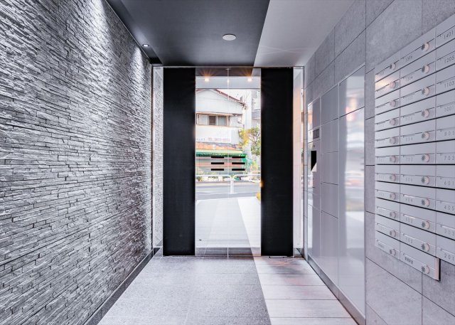 19/30 エントランス