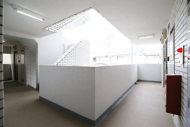 15/16 エントランス