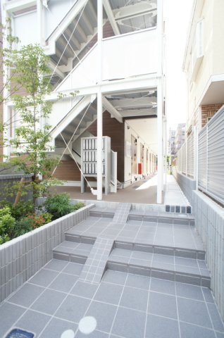 17/17 エントランス