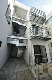 13/13 エントランス