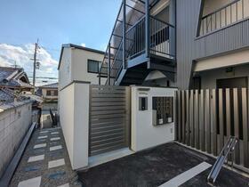 2/2 エントランス