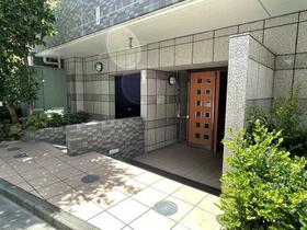 16/16 エントランス