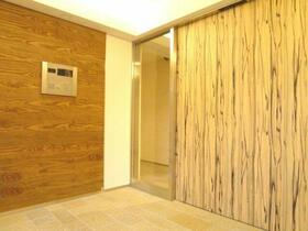 2/2 エントランス