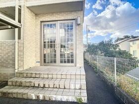 16/16 エントランス