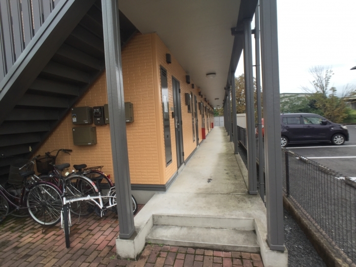 18/27 エントランス