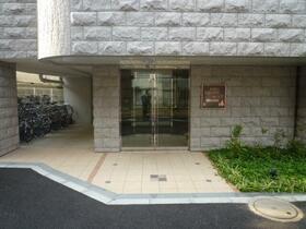 14/19 エントランス