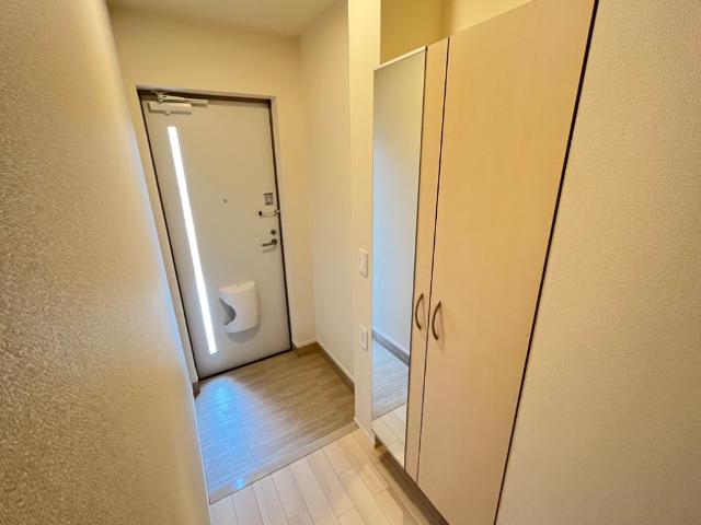 13/28 玄関