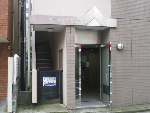 19/26 エントランス