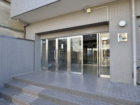 2/2 エントランス