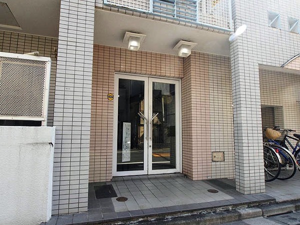 15/15 エントランス