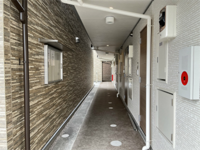 16/17 エントランス