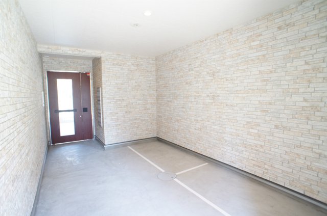 15/23 エントランス