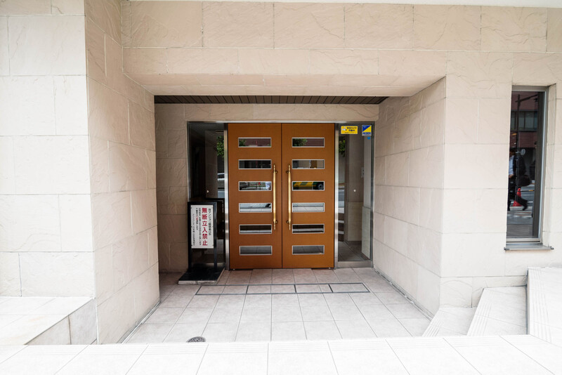 2/2 エントランス