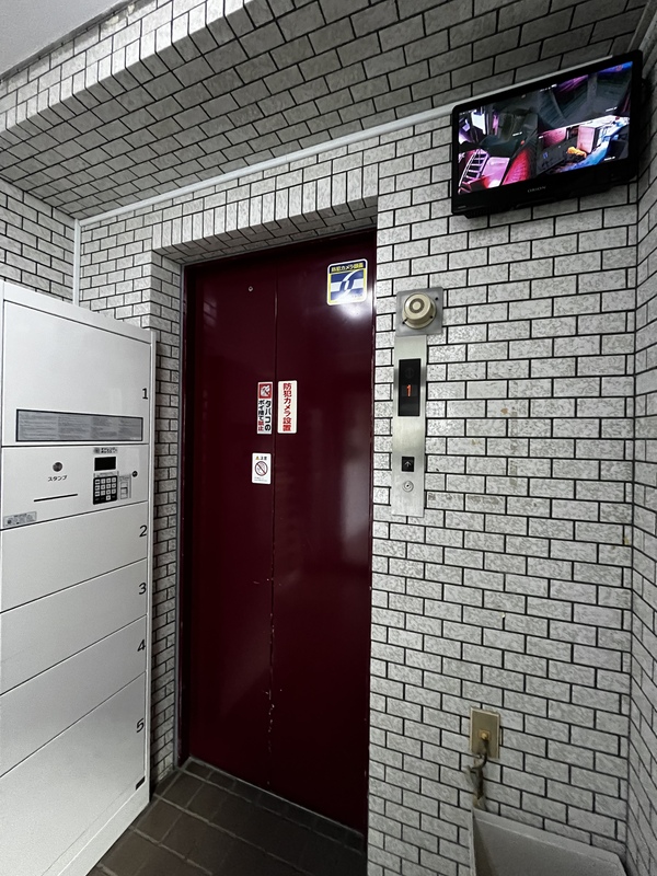 21/25 エントランス