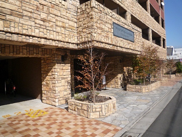 14/27 エントランス