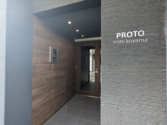 14/18 エントランス