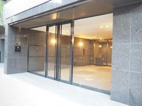 16/16 エントランス