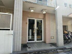 16/16 エントランス