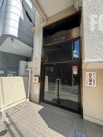 14/14 エントランス