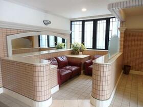 16/16 エントランス