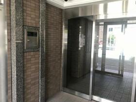 14/14 エントランス