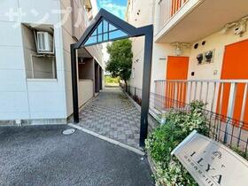 16/16 エントランス