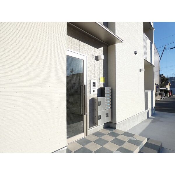 2/2 エントランス