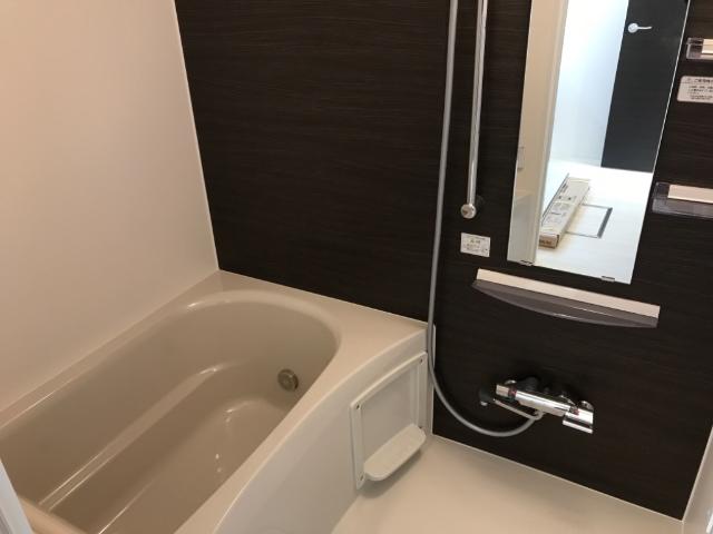 13/27 浴室