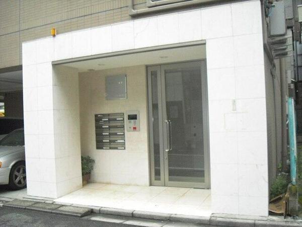 23/29 エントランス