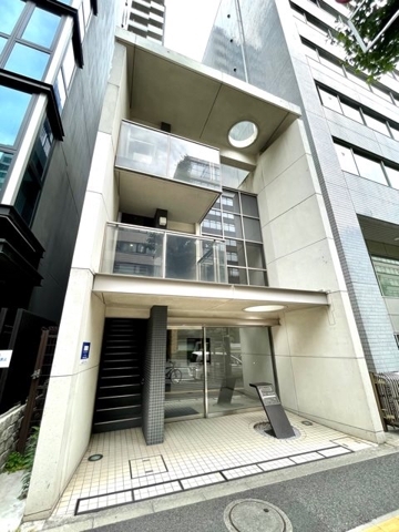 16/18 エントランス