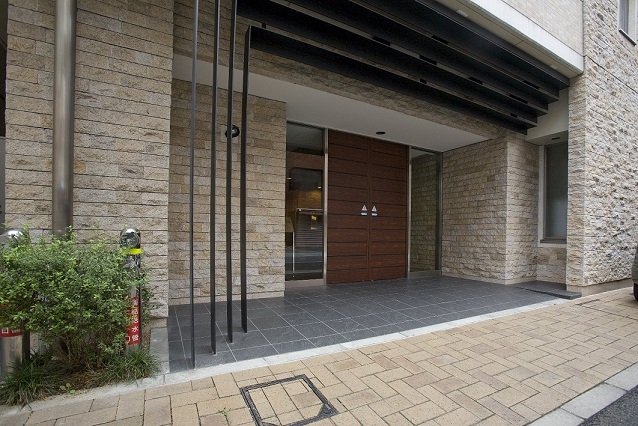 18/20 エントランス