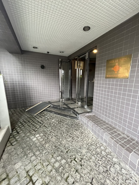 18/20 エントランス