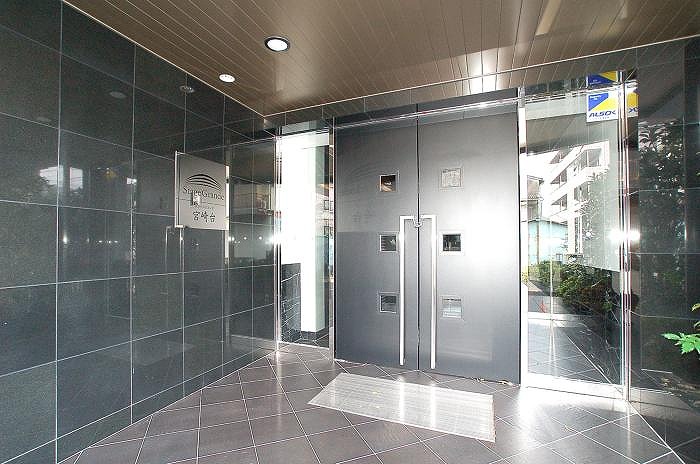 15/15 エントランス